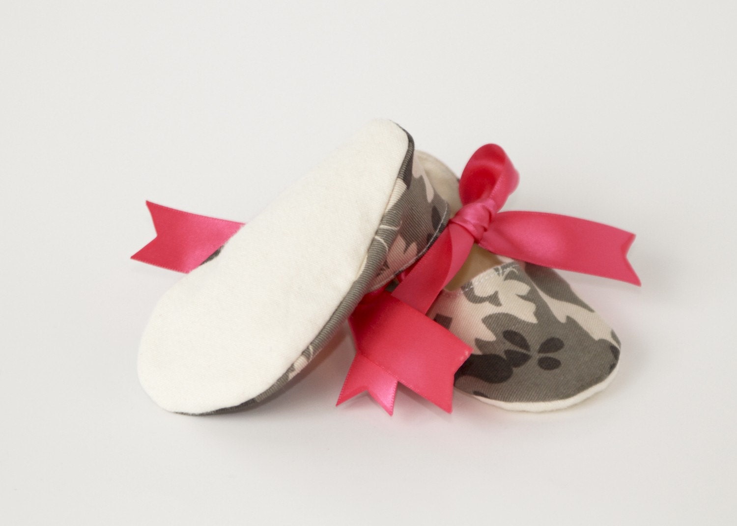 DADDYS GIRL-Camouflage and Hot Pink Soft Soled Baby Girl Bootie