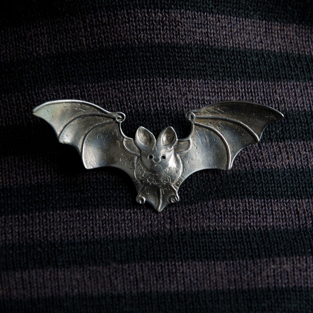 Bat Brooch - sterling silver - metal brooch