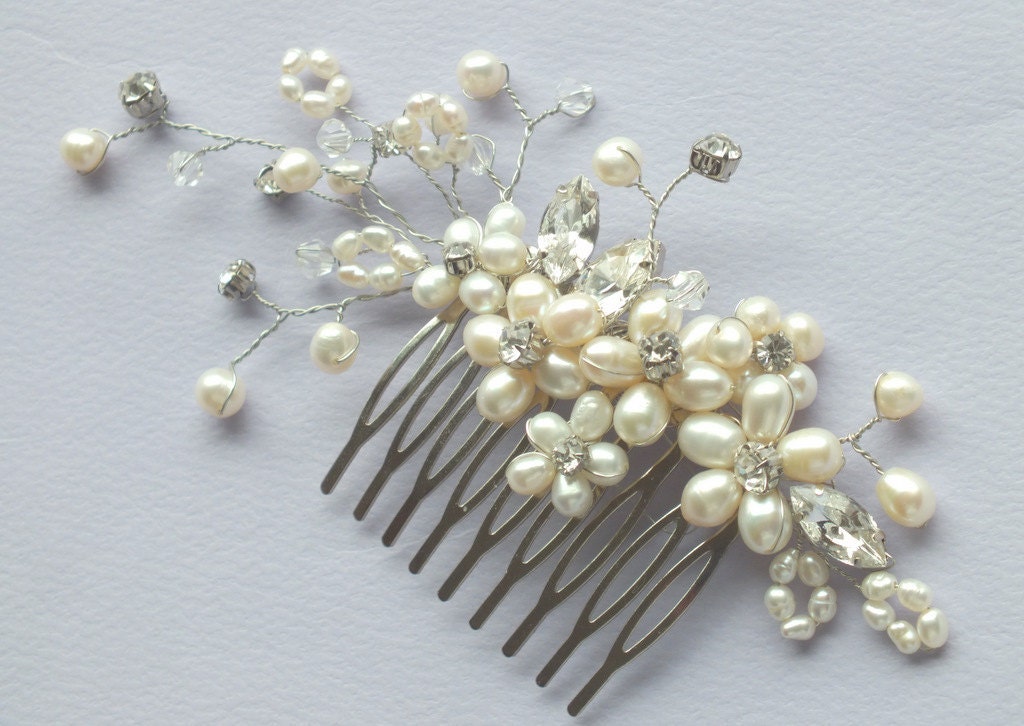 Pearl Garden- Vintage Style Freshwater Pearl and Rhinestone Bridal Comb