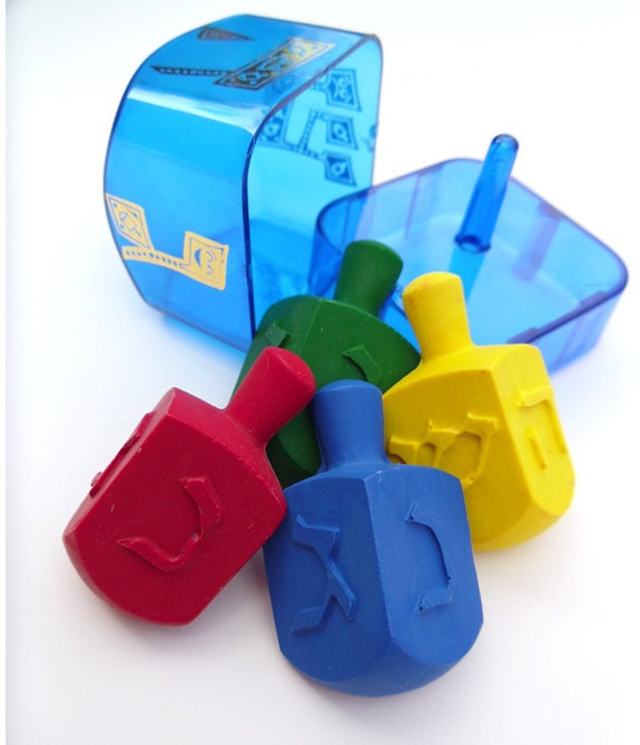 Hanukah Dreidel crayon set of 4 crayons packaged in plastic dreidel by Scribblers Crayons