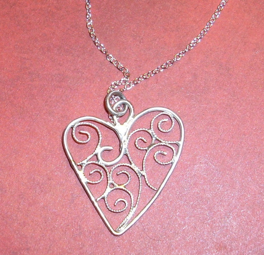 Filigree Heart Pendant Necklace number 2