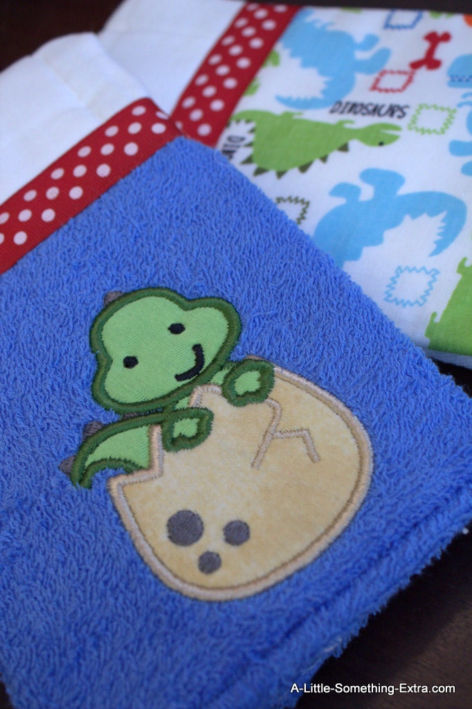 Baby Burp, Bib & Clip Gift Set: Dinosaurs