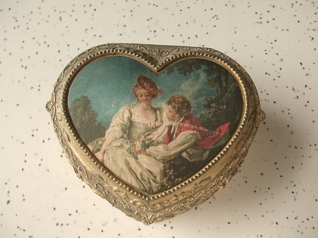 vintage heart trinket jewelry box, Japan, 1950's, 1960's, French victorian romantic couple, shabby chic bedroom decor