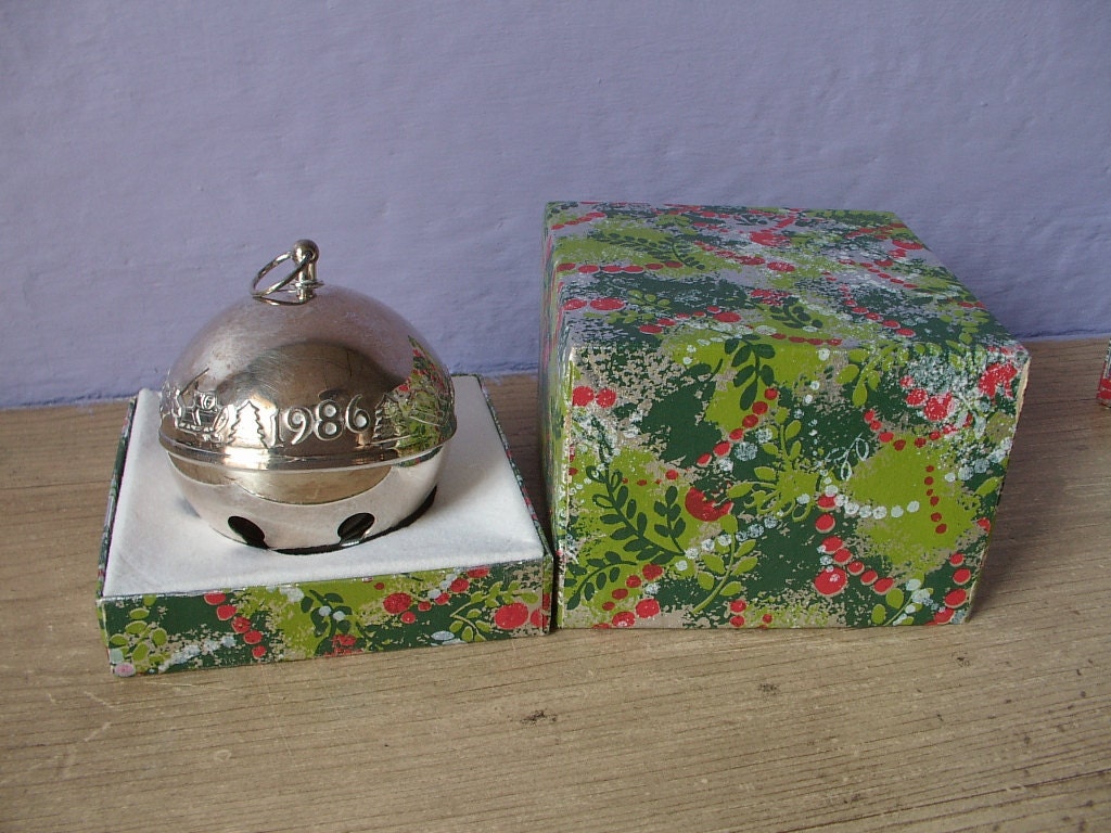 vintage Wallace sleigh bell christmas ornament, 1986, coasting children, silver plate christmas tree ornament, silver bell ornament 1980's