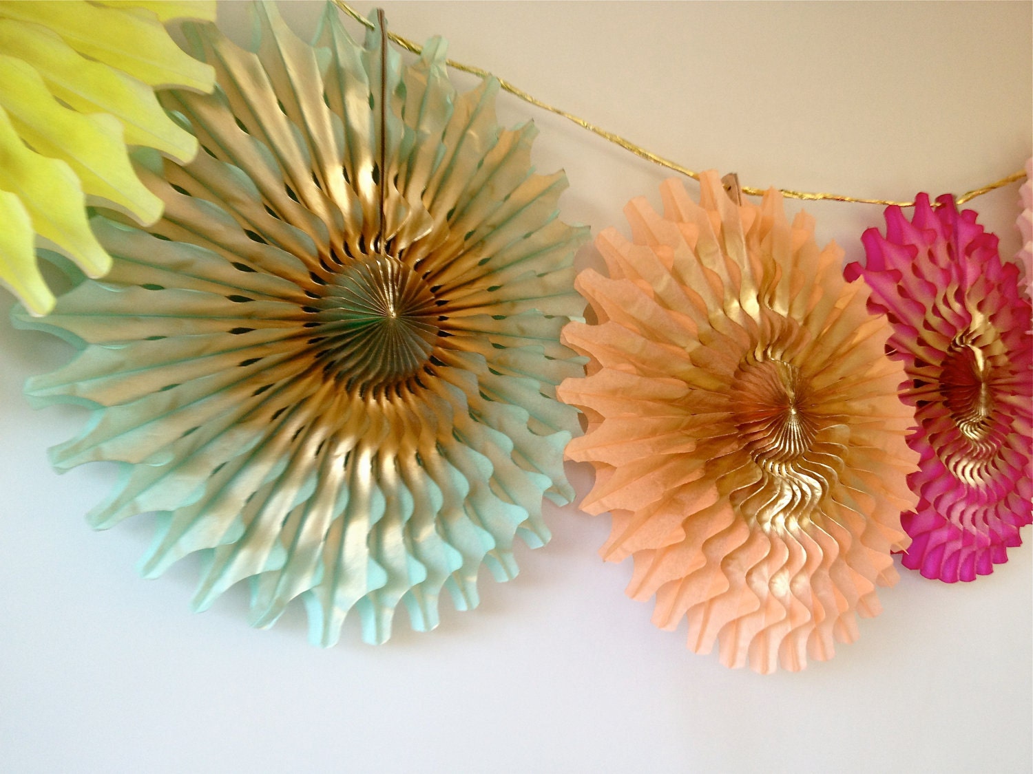 Neon Gold Punch 5 Fancy Frill Fans Tissue Garland