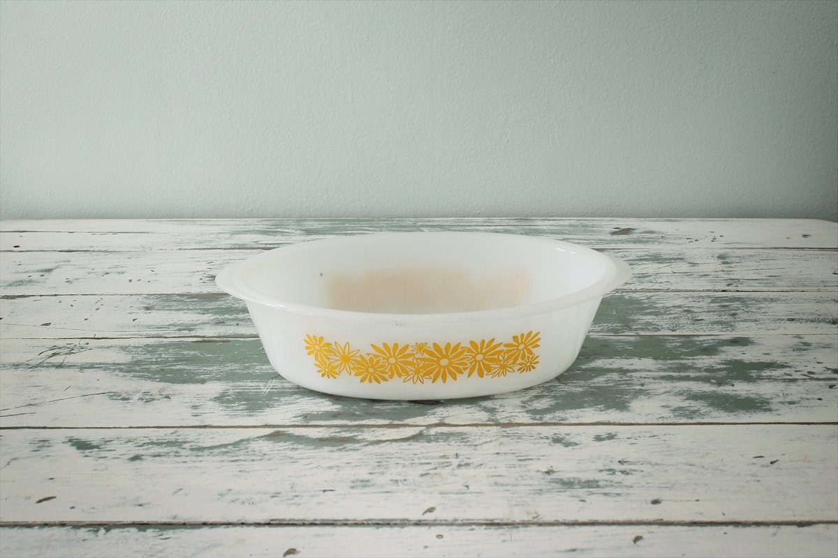 Oven ware serving dish bowl yellow daisies and white casserole