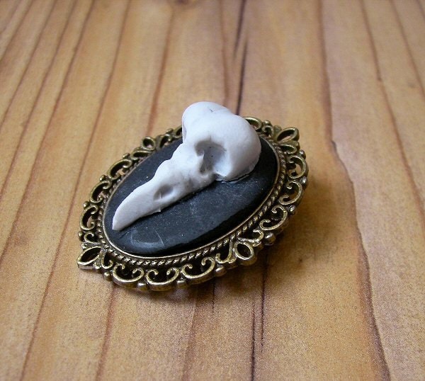 Cameo Brooch - Bird skull