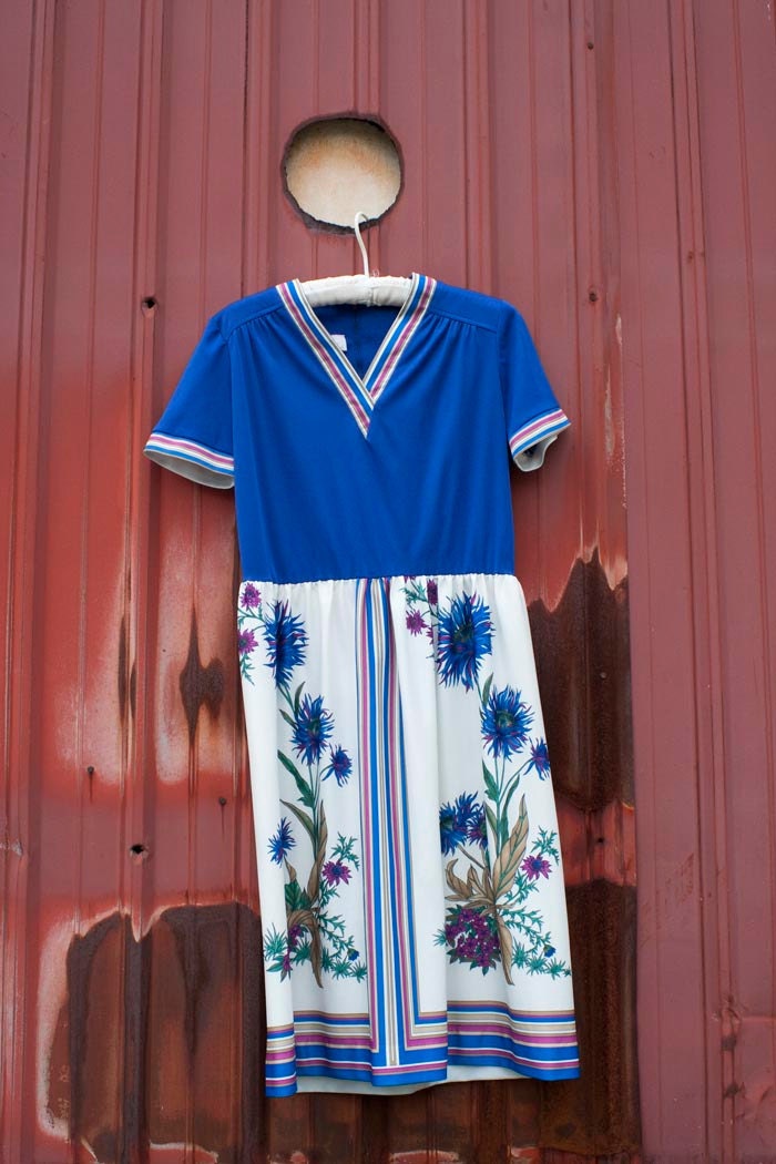 Vintage 60's/70's blue and white floral short sleeved dress