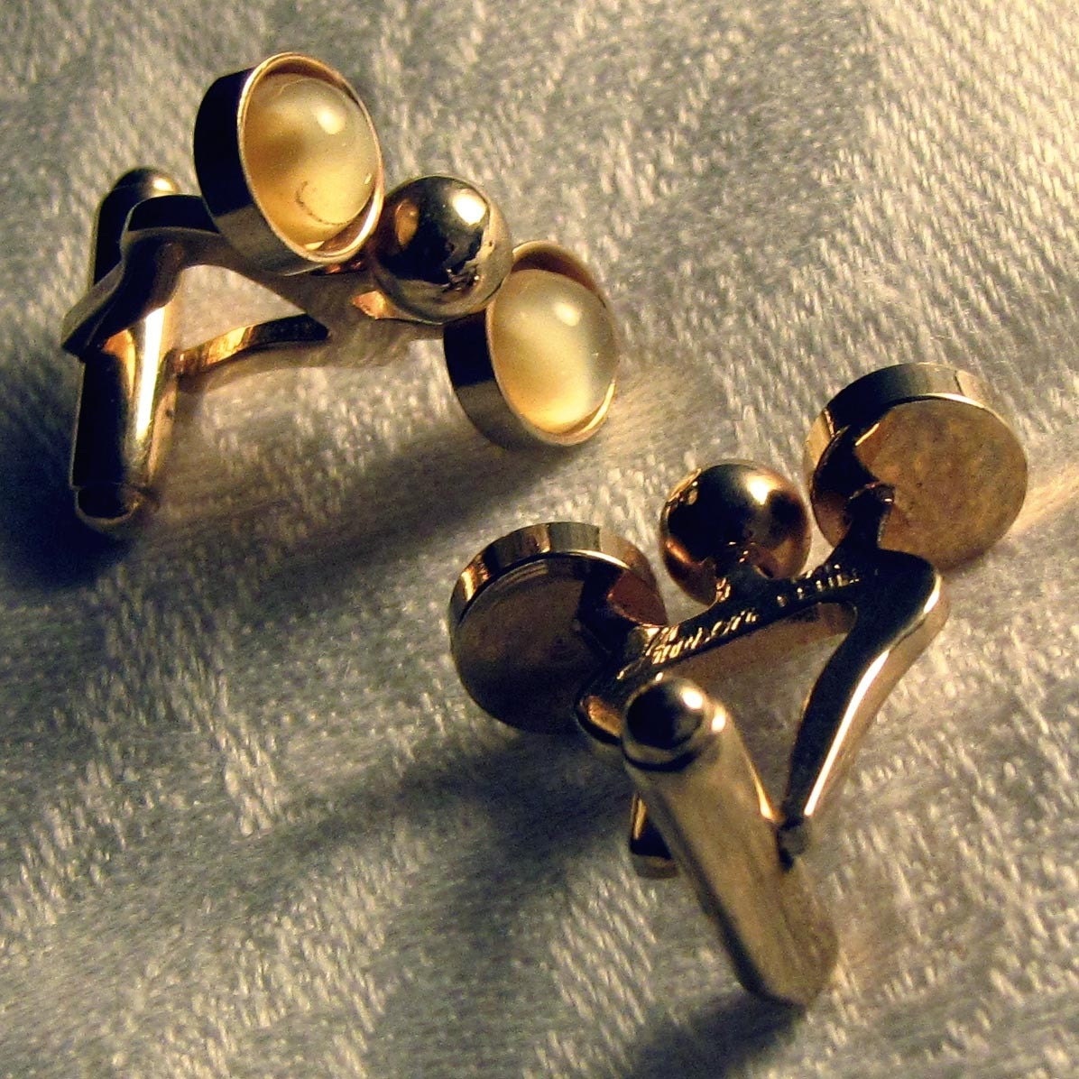Anson Glass Pearl Cufflinks