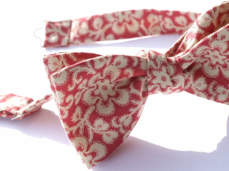 Bow Tie - men's - made in a cotton print fabric, freestyle bowtie for men