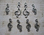 Music Note Charms / Pendants in Silver Tone - Treble Clef - set of 8 - C777