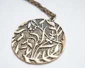 Vintage Style Round Leaf Pattern Necklace Antiqued Brass