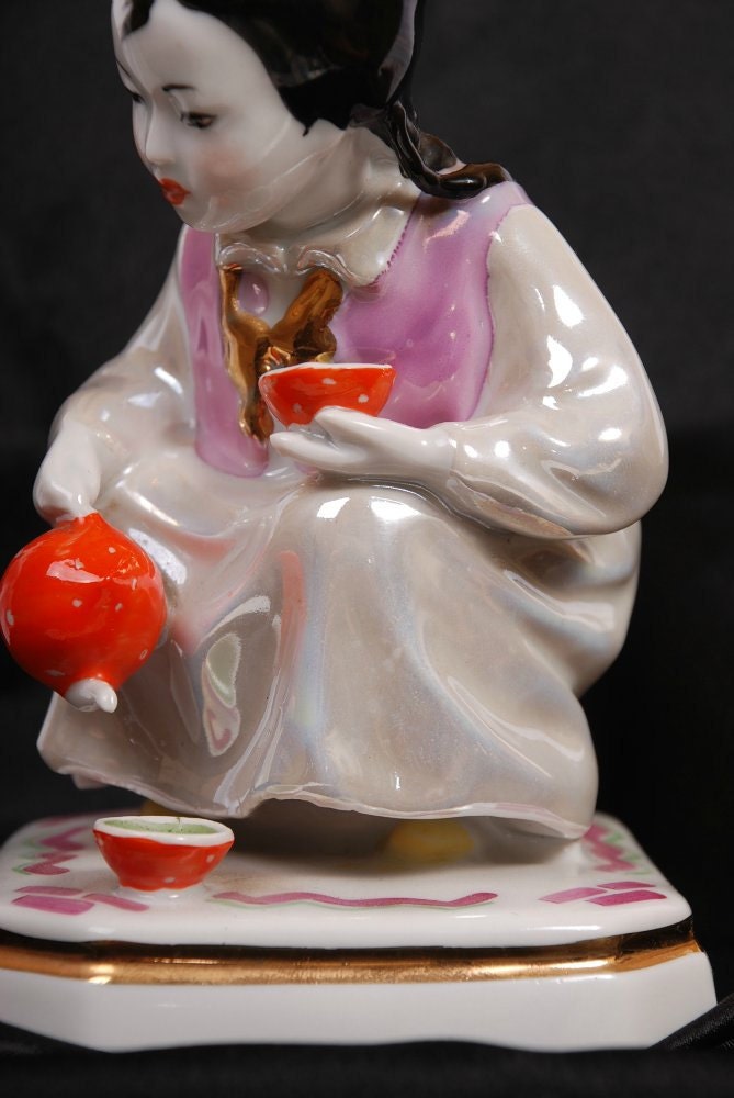 Rare Soviet RUSSIAN DULEVO Porcelain Figurine Statue - Uzbek Girl with TEA pot -