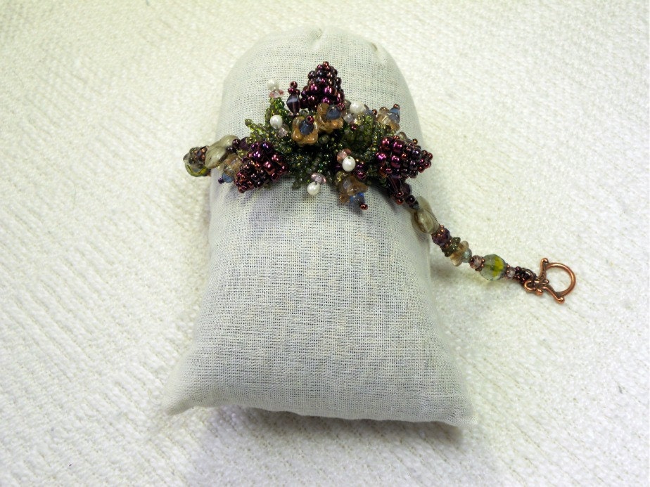 E191 Hand Beaded Blackberry Bracelet