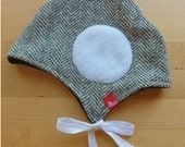 BABY BONNET, Sweet Elfin Bonnet with Circle Applique : Grey & White Herringbone