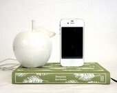Jane Austen's Persuasion booksi iPhone and iPod -Cloth