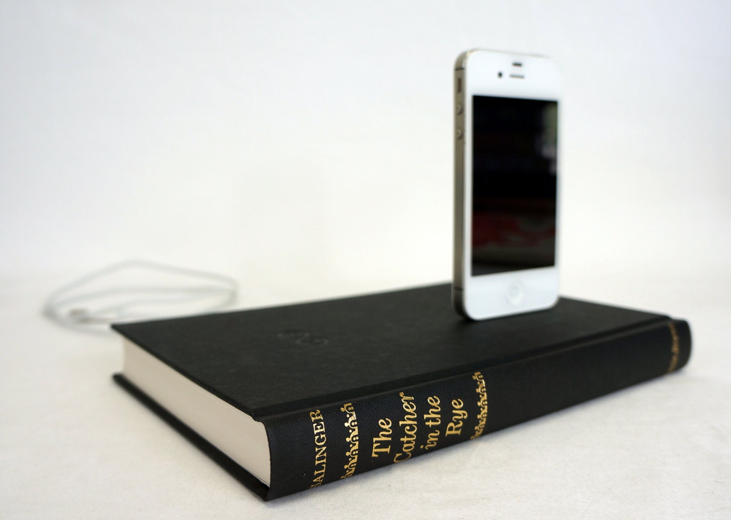 Catcher in the Rye booksi for iPhone and iPod - J.D. Salinger