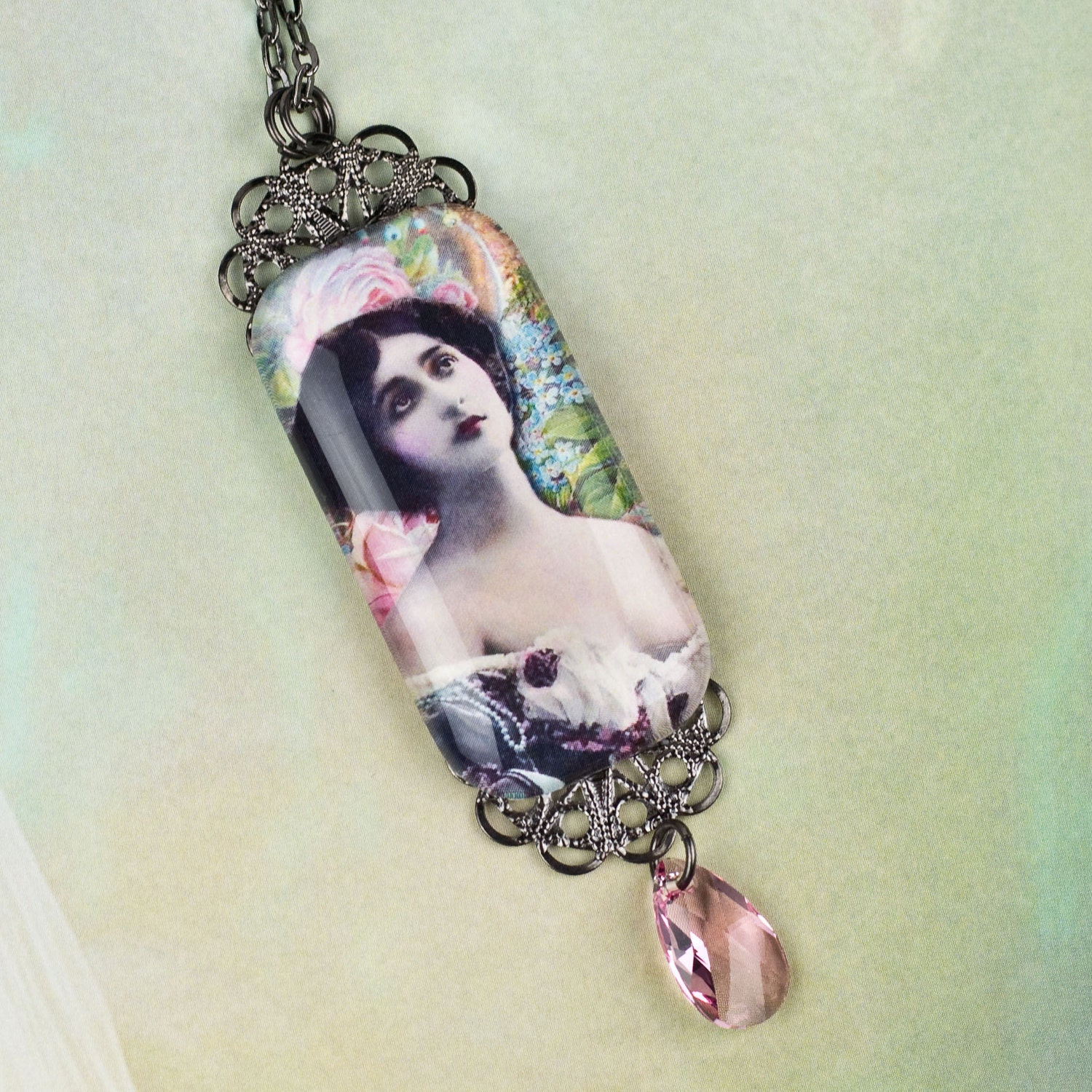Beautiful Vintage Burlesque Glass and Crystal pendant Necklace..Showgirl, Saloon Girl, Can Can, Vaudeville