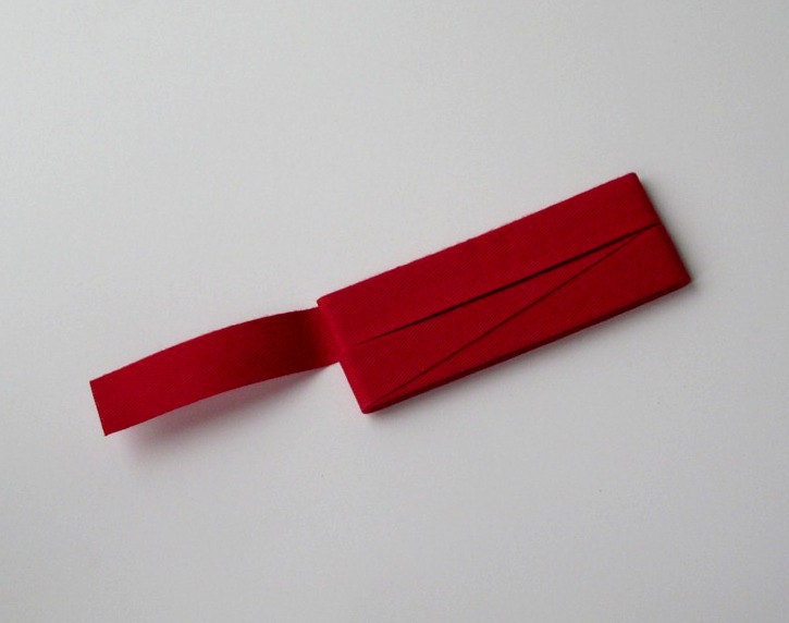 Red cotton seam binding ... 20mm width ... 10 yards