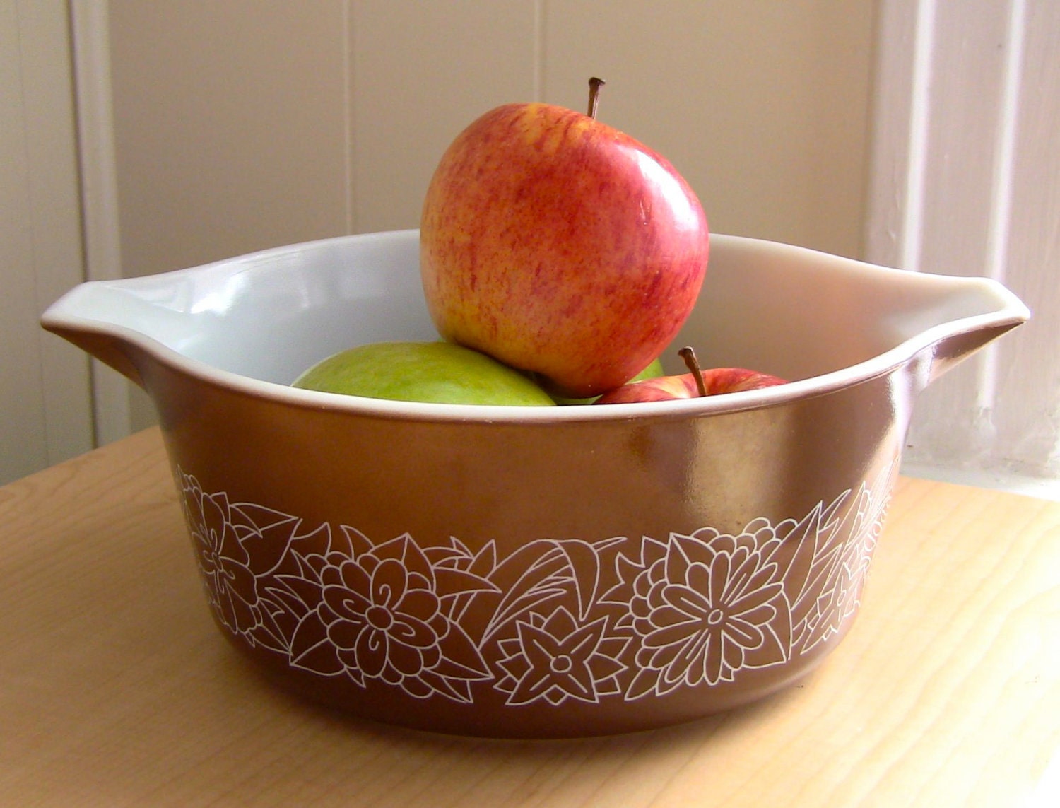 Vintage Pyrex Woodland Bowl