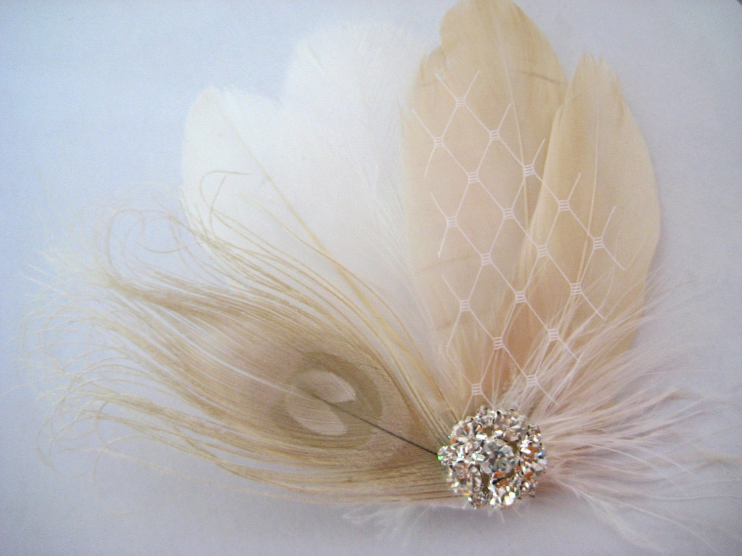 Wedding Bridal White Champagne Blush Ivory Peacock Feather Rhinestone Jewel Veiling Head Piece Hair Clip Fascinator Accessory