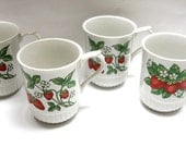 Vintage Wild Strawberry Coffee Mugs Cups Set of 4