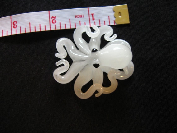 GLoW IN THE DaRK Octopus Pendant Aqua Blue
