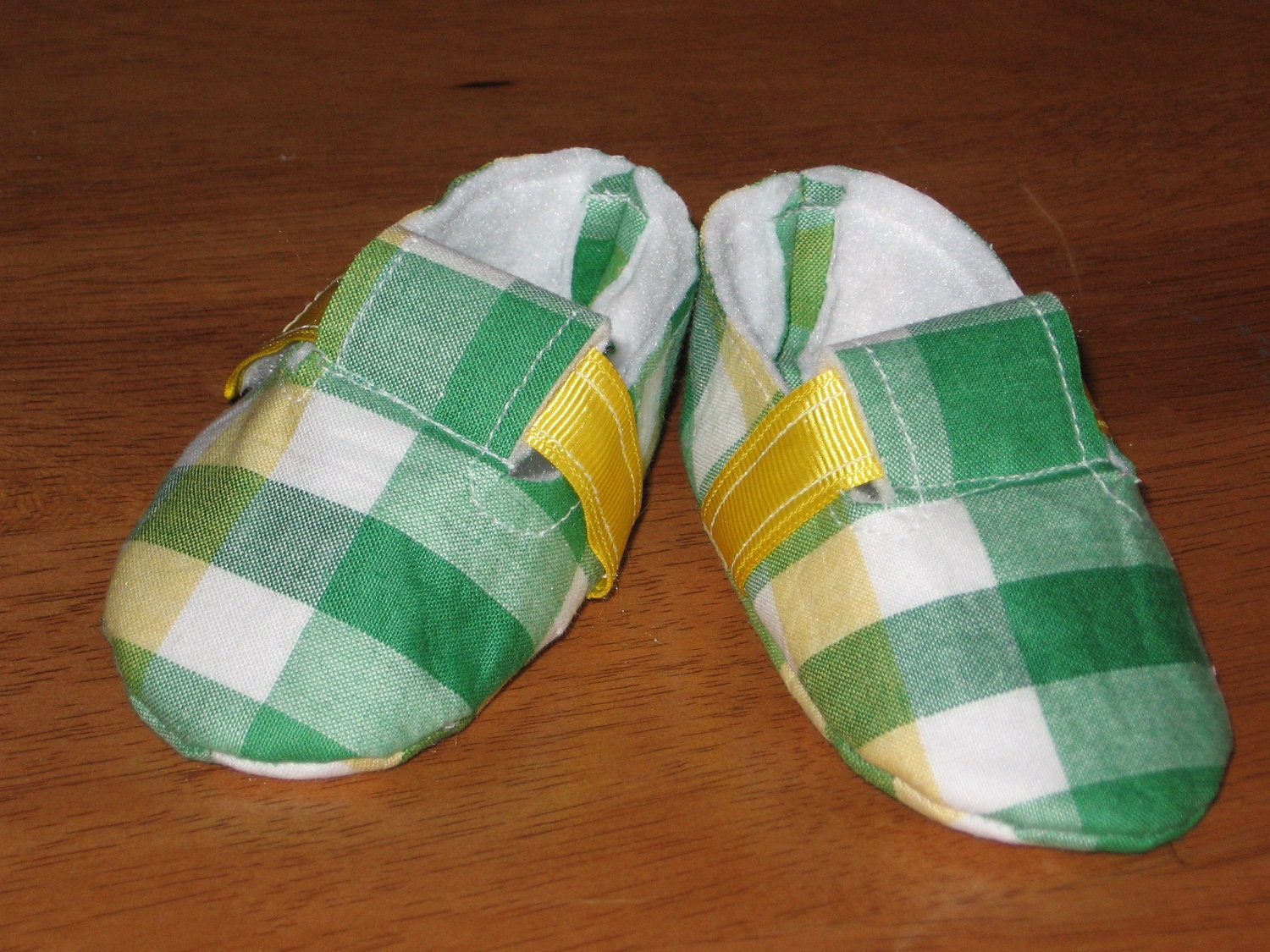 Newborn unisex fabric baby shoes-green plaid