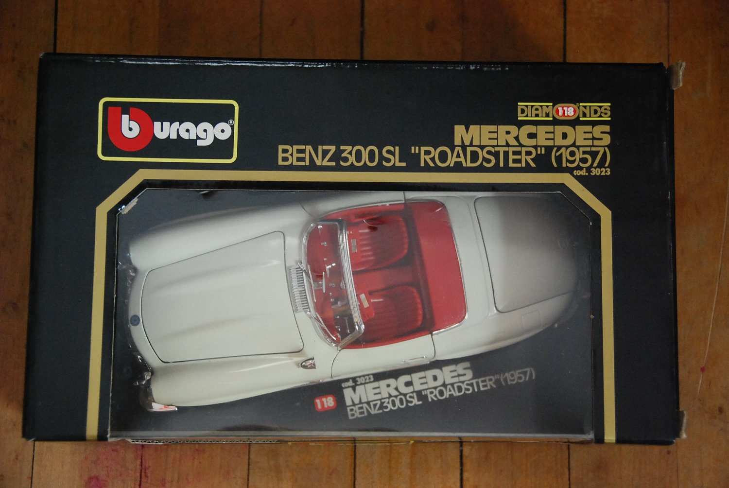 Burago Diecast Mercedes Benz 300sl Roadster 1957 (3023)