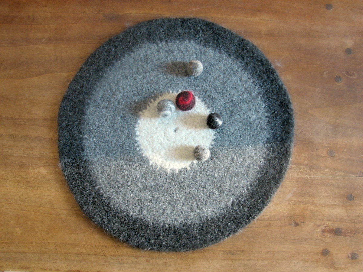 Felt placemat grey - Organic eco-friendly - Cream, light gray and dark gray