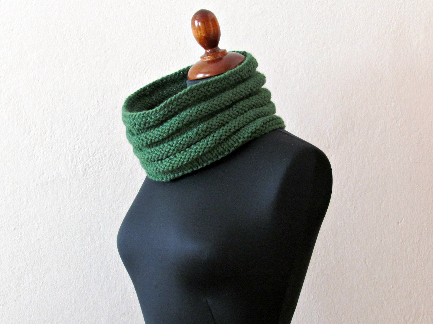 Chunky Cowl Scarf in emerald green / Ribbed fashion / Unisex Merino wool handmade / man woman - Coupon "SPECIAL" - 15% OFF