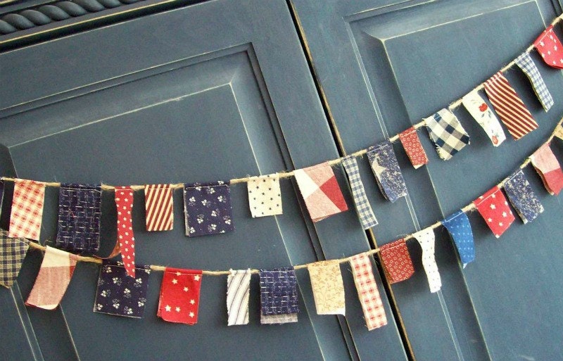 Patriotic Scrappy Banner/ 4th of July  Banner/ Labor Day  / Party Garland/ Photo Prop in Vintage Red, White and Blue
