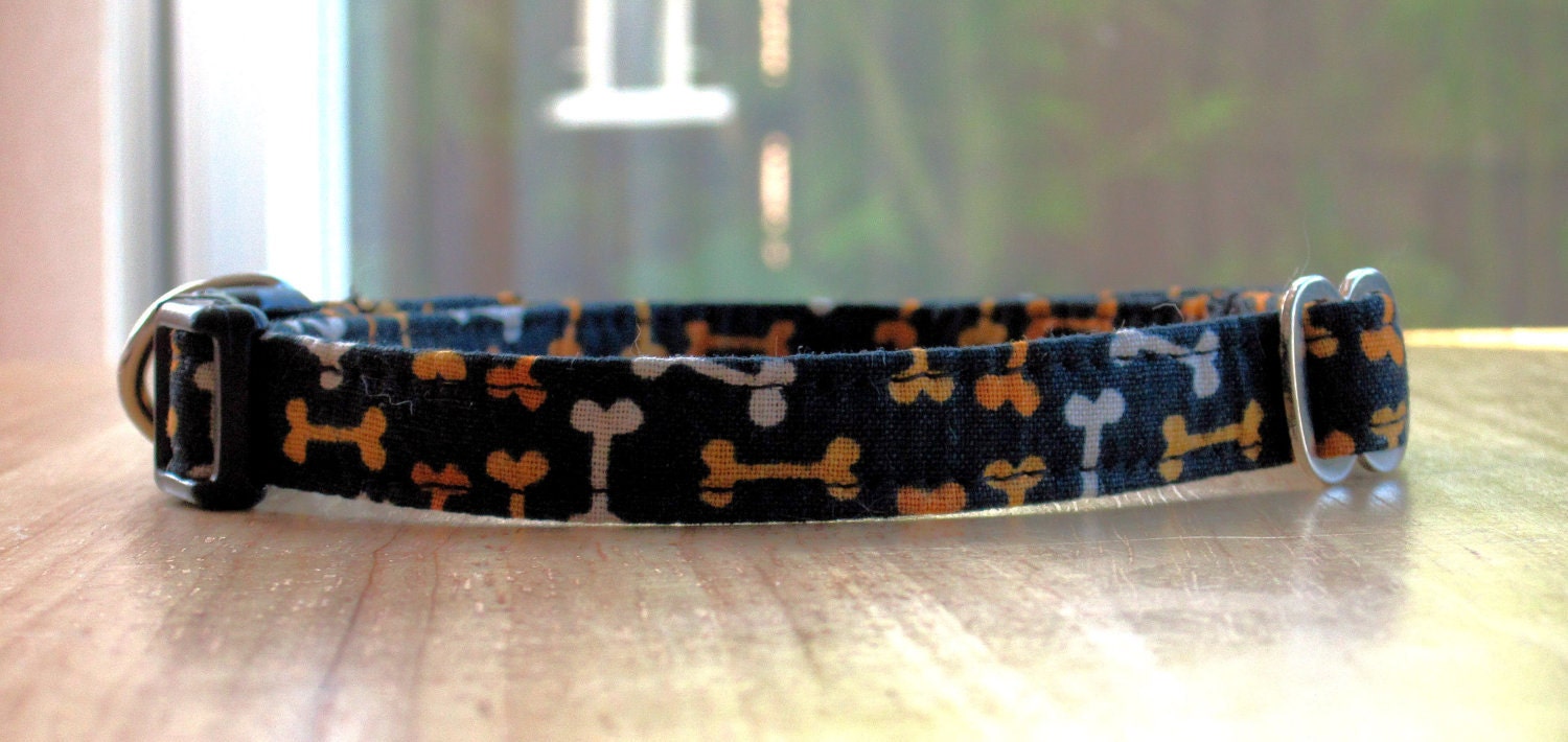 Vintage Bones - Eco Dog Collar - Small (8" - 12")