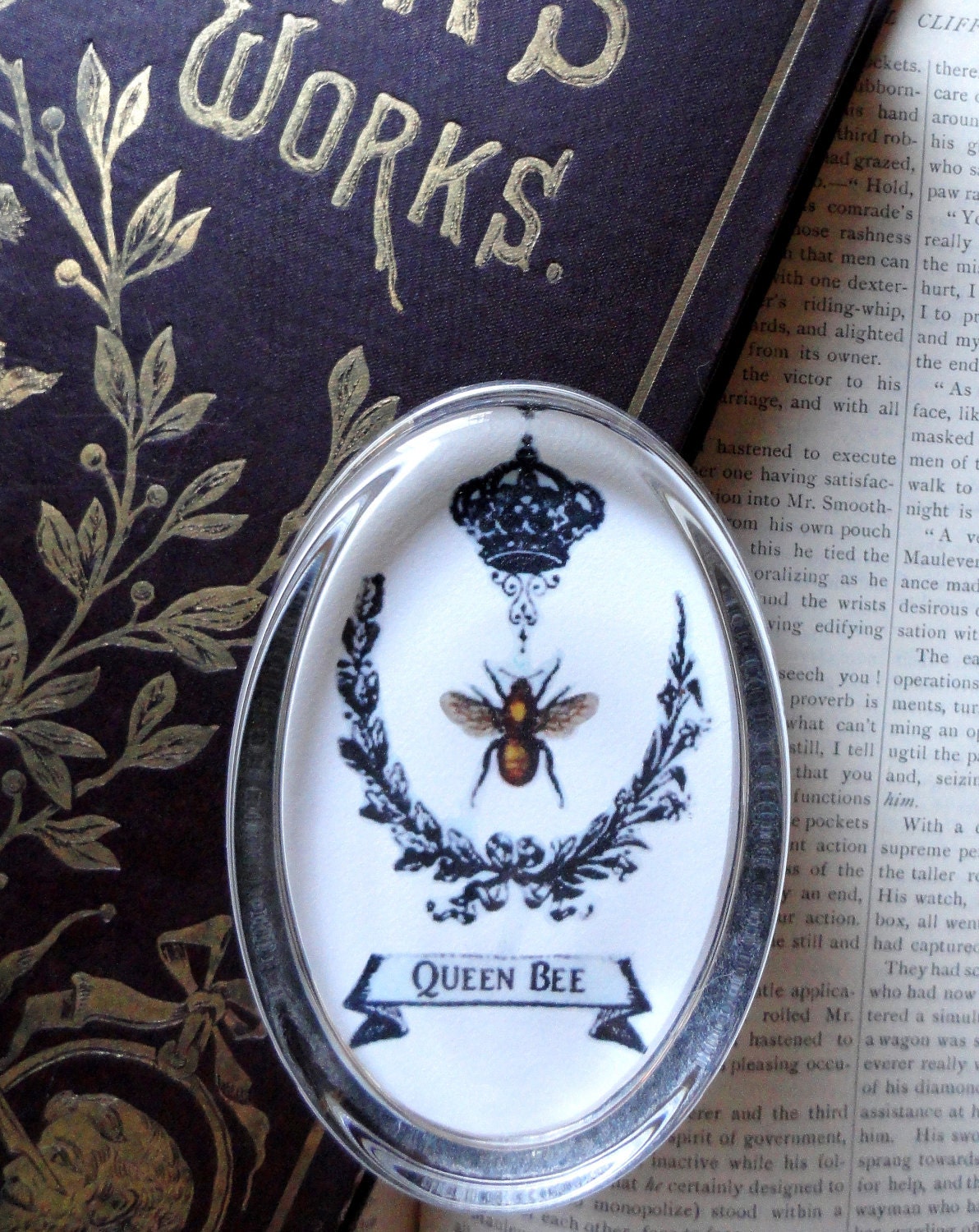 Oval Glass Paperweight QUEEN BEE  Crown, Golden Bee, and A Wreath...Fit for a Queen
