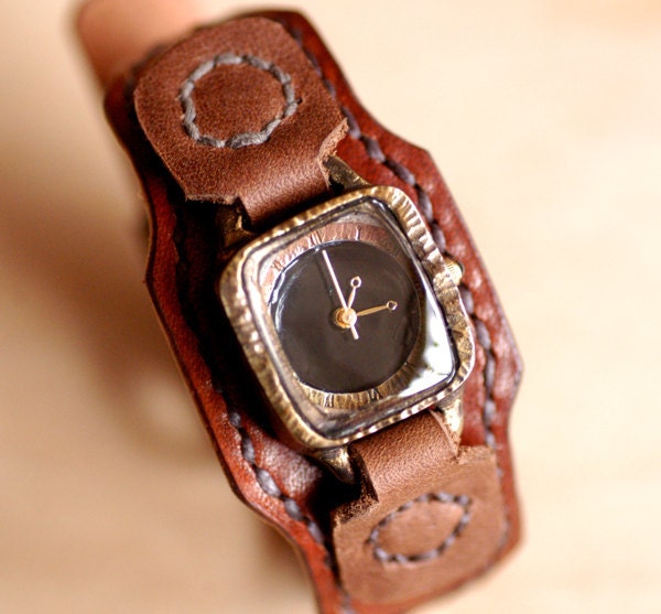 Vintage Watch. Handstitch. Leather Band ///////// Handcraft Watch ///////// Sadi