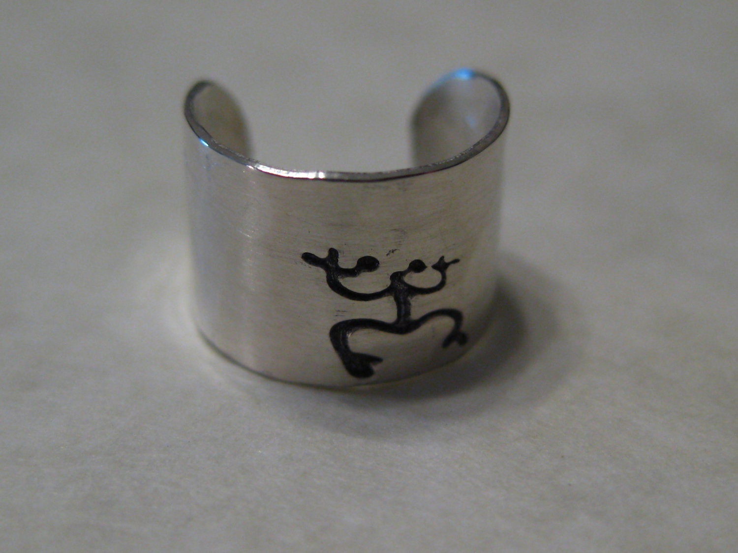 Tribal Coquí Taíno Sterling Silver Ear Cuff with Texture