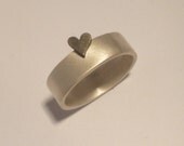 Ring. The heart... Sterling silver.