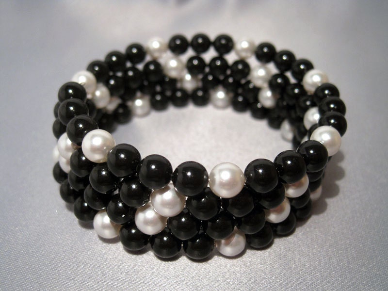 Black and White Swarovski Crystal Pearl Memory Wire Bracelet Bridesmaid Bridal Party Jewelry