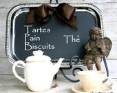 Perfect Teachers gift Chalkboard and Magneticboard comes with a free piece of chalk and chalk holder.