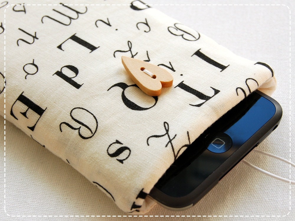 iPhone / iPod touch case padded sleeve pouch from fabric
