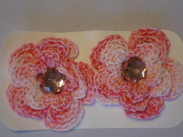Pink/white crocheted flower clips