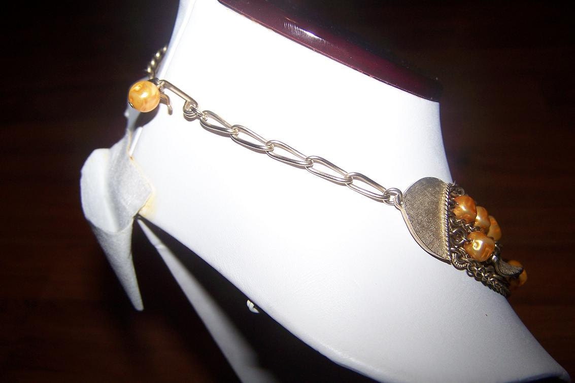 Vintage Necklace Modernist Goldtone and Baroque, Round Peach Bead N3123