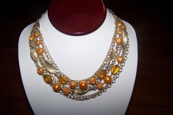 Vintage Necklace Modernist Goldtone and Baroque, Round Peach Bead N3123