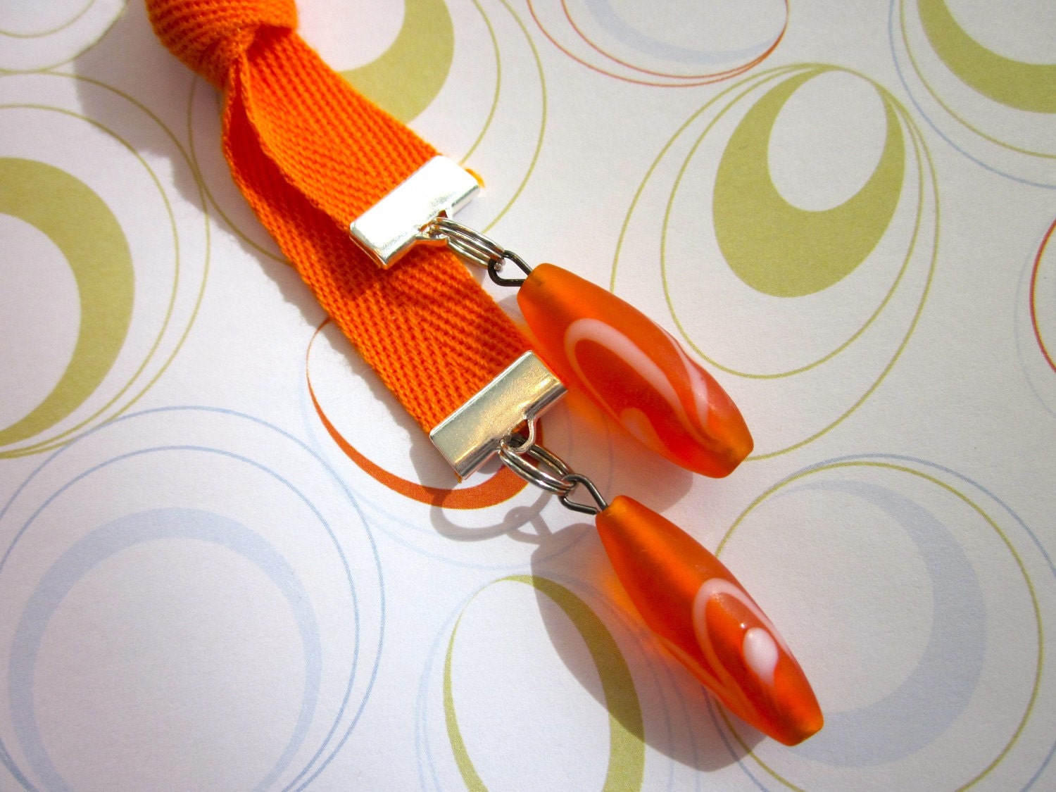 Chic ribbon bookmark.