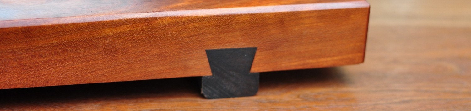 Footed Cutting Board