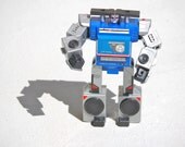 1984 AM Radio Robot Warrior Vintage Transformers-style Transistor 1980s eighties novelty geeky gift collectibles emergency device