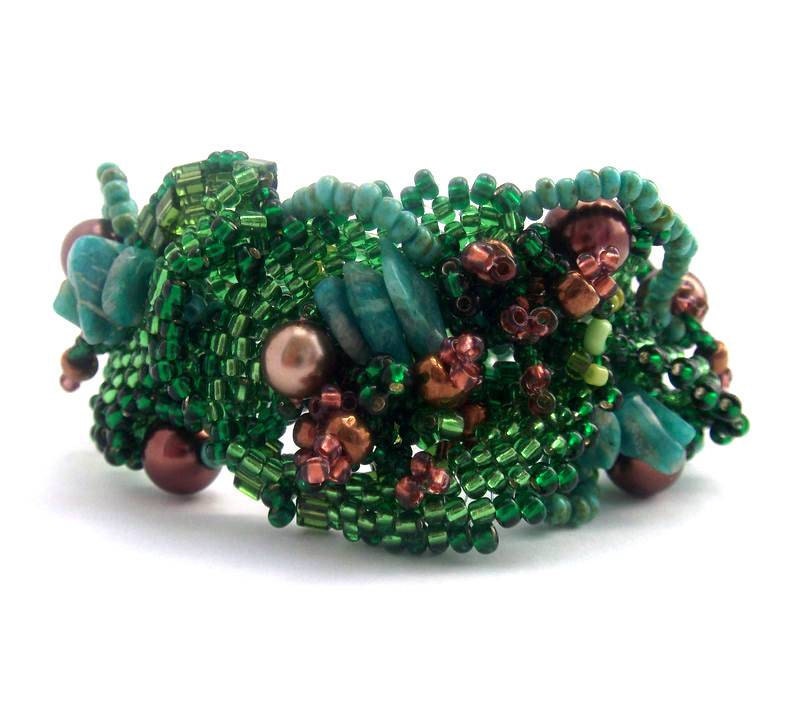 Beaded bracelet, Beadwork bracelet,Seed beads bracelet, Bead jewelry, Freeform peyote Bracelet, emerald green, spring,