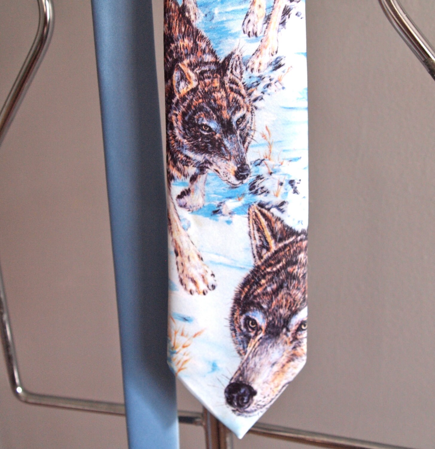 Wolf Tie