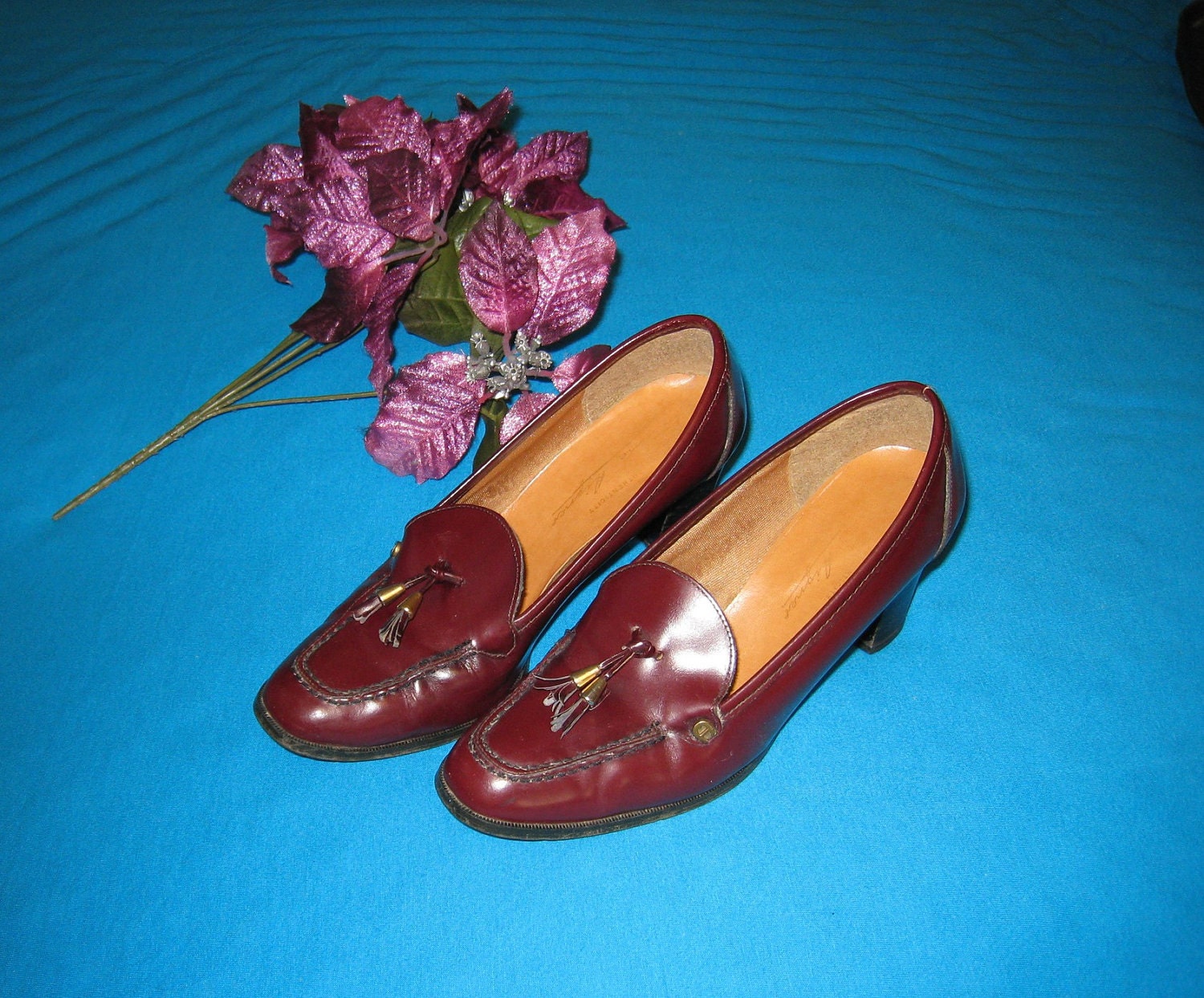 Etienne Aigner 1970s Burgundy Leather Tassel Pumps/ Heels- Size 8 N