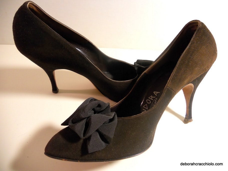 Vintage 1940's Heels Pumps Shoes Chocolate Suede Ribbon Pom Pom's Glamorous Sexy Hot